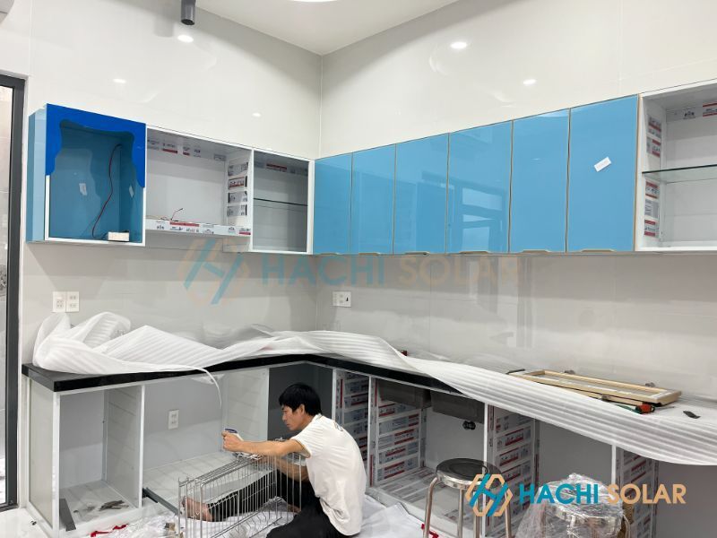 Đóng tủ bếp theo yêu cầu trực tiếp tại xưởng sản xuất 2 Showroom tủ bếp Hachi Solar